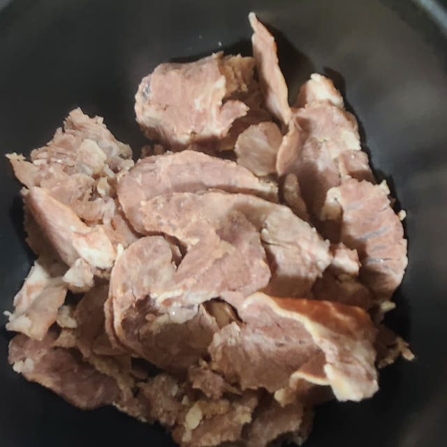 삶은 돼지 볼살슬라이스 2kg(5개) 국밥재료 살고기 국밥 업소용 재료 전문 도매용